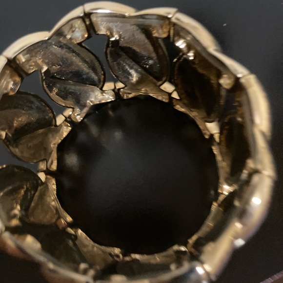 Beautiful Melania Trump bracelet in new condition - Picture 3 of 4